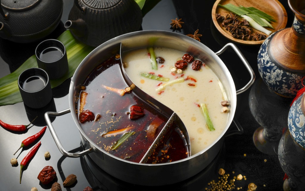 Корейская кухня: Суп Миёк Кук с водорослями и мясом